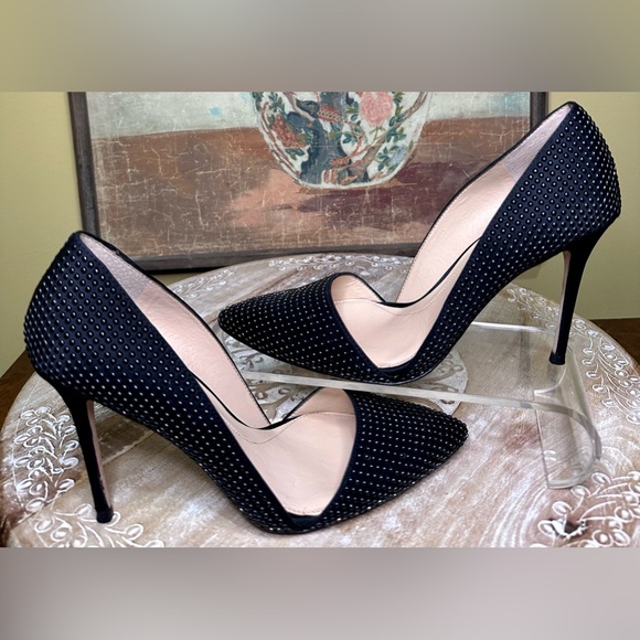 EUC Vince Camuto Imagine Line; “Ossie” d’Orsay Style Black Studded Heels Size 6 - Picture 8 of 14